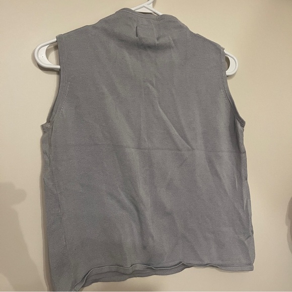 Elegant Gray Sleeveless Women's Vintage Tank Top - Picture 4 of 7